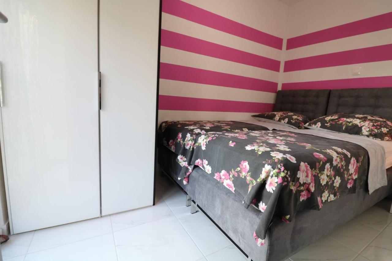 Appartamento Sneky Pola Esterno foto
