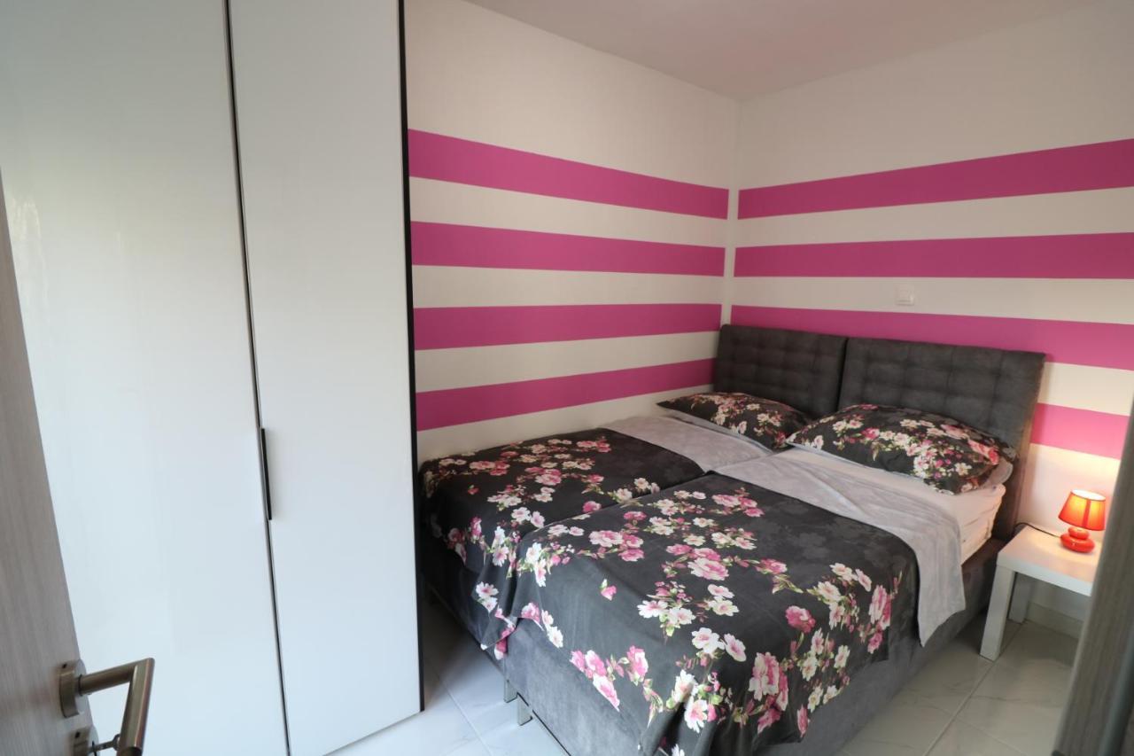 Appartamento Sneky Pola Esterno foto